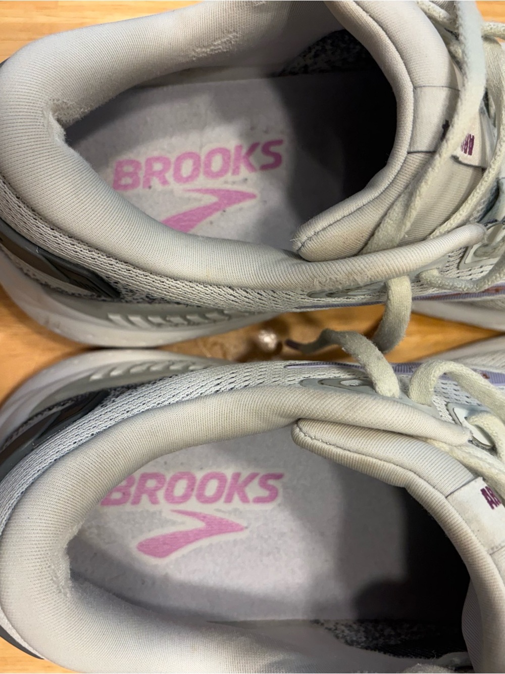 Brooks Ariel 24 GTS Women's Running Shoes Size 9 - Picture 10 of 10